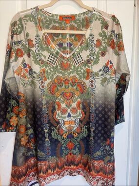 HOLIDAY TRADITIONS MULTICOLORED ORNATE DAY OF THE DEAD SUGAR SKULL FLORAL DESIGN